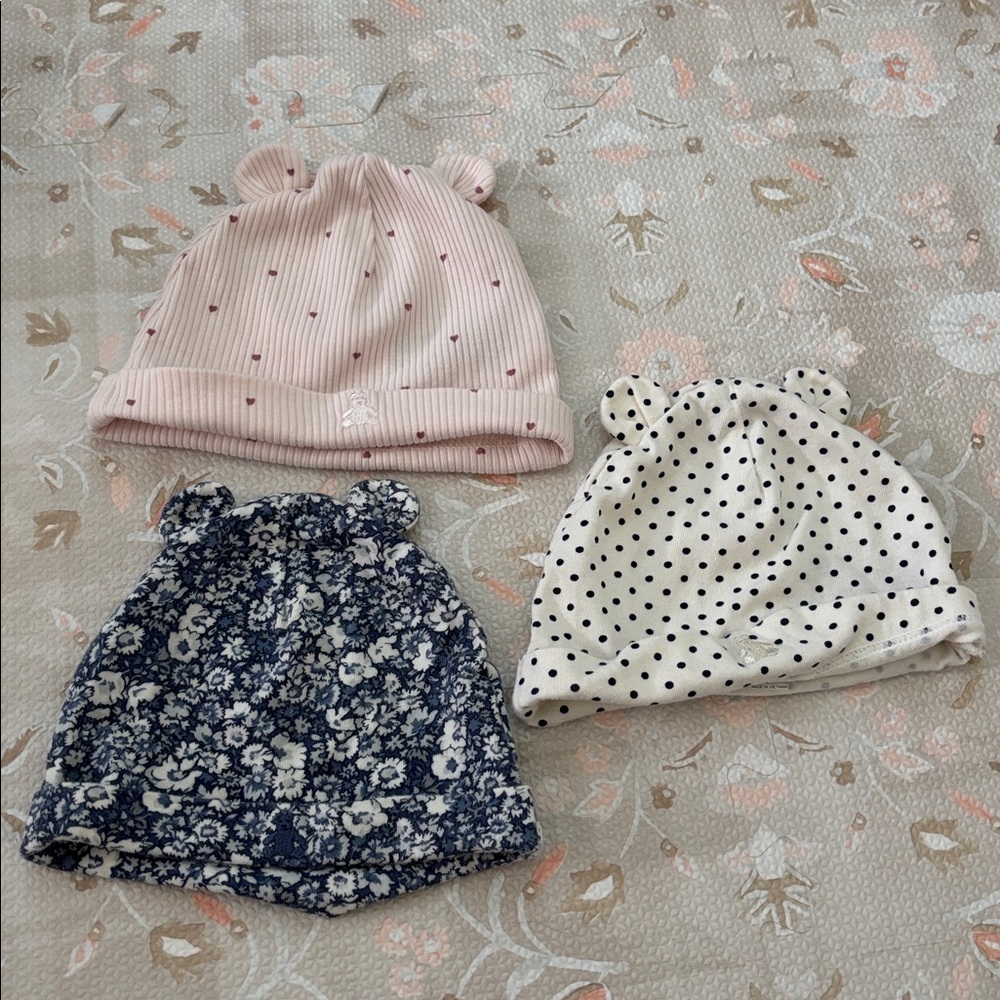 Baby Gap First Beanie lot of three bear hats Gently